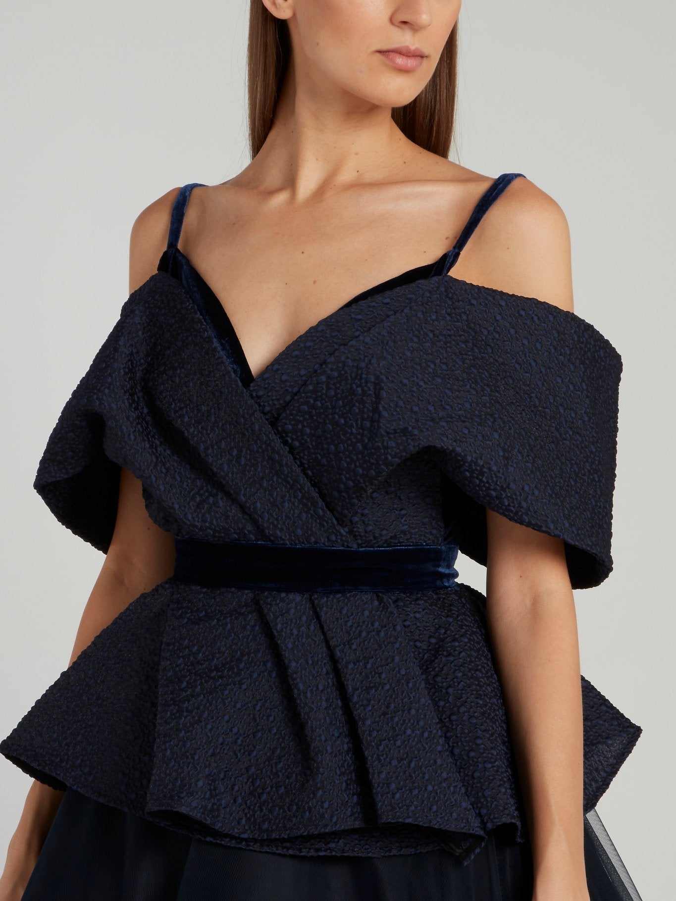 Темно-синий топ с запахом