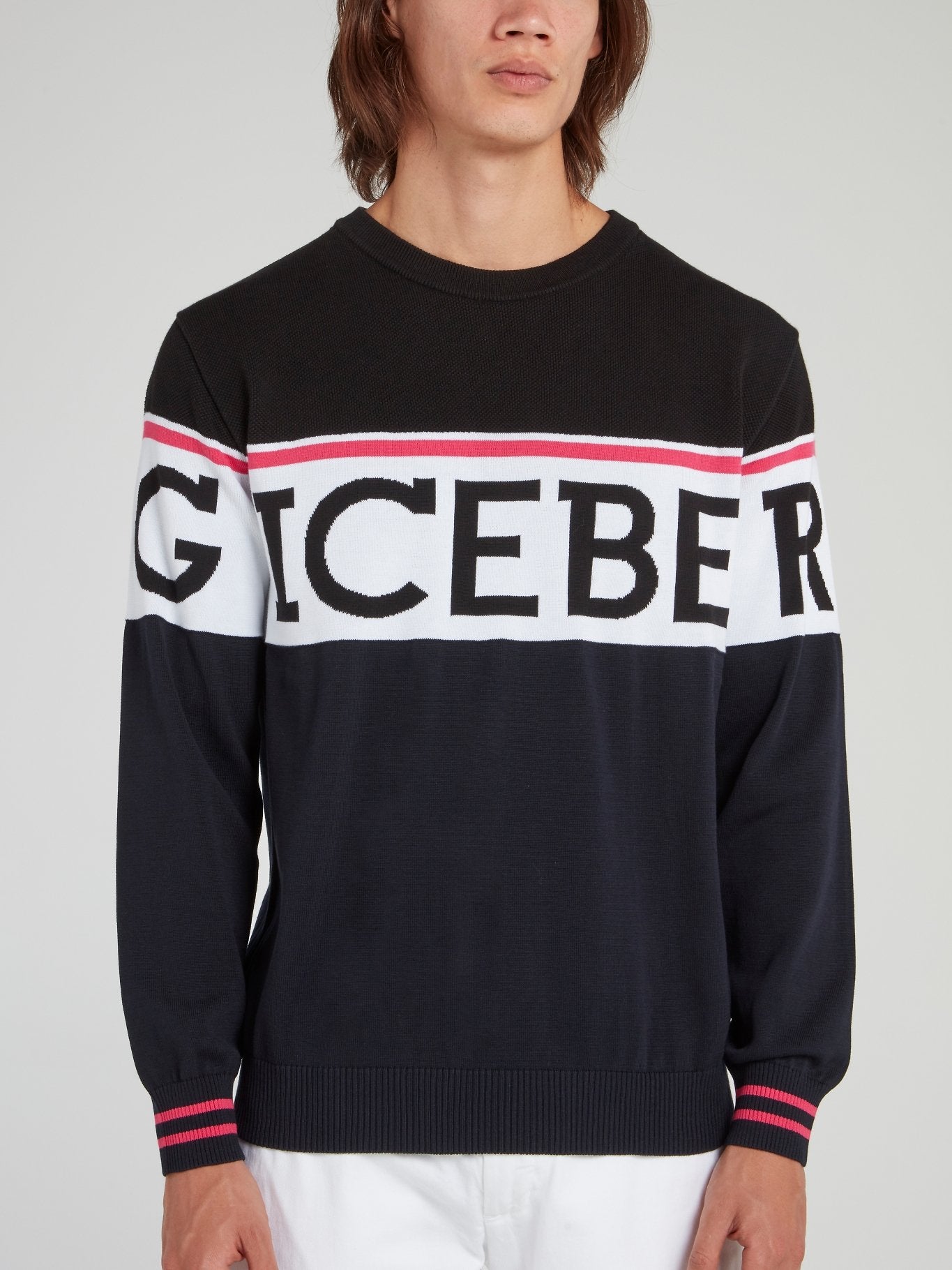 Темно-синий свитер с круглым вырезом и логотипом