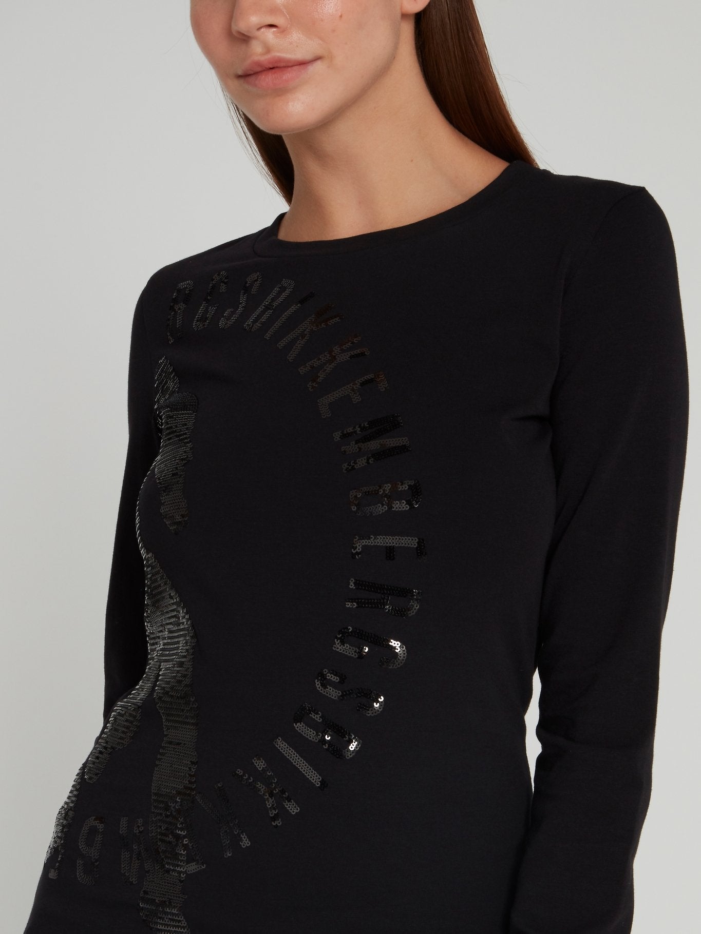 Черный лонгслив с логотипом