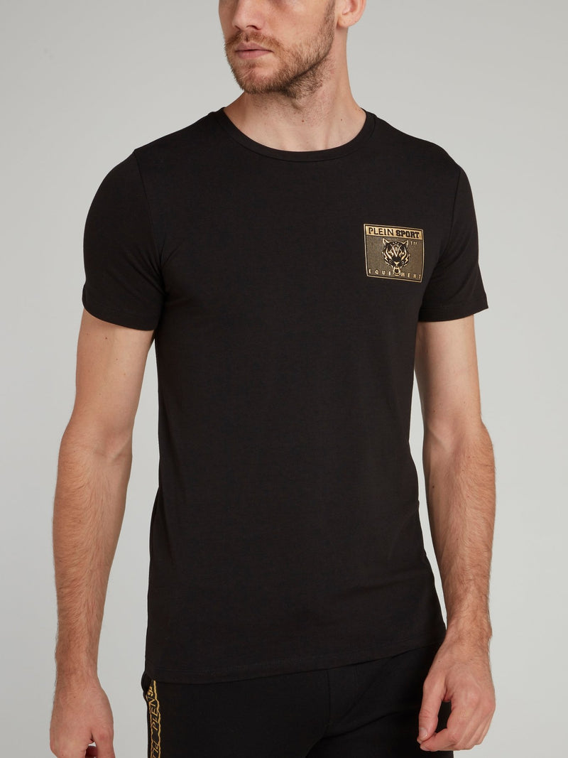 Черная футболка с круглым вырезом и логотипом с металлическим эффектом