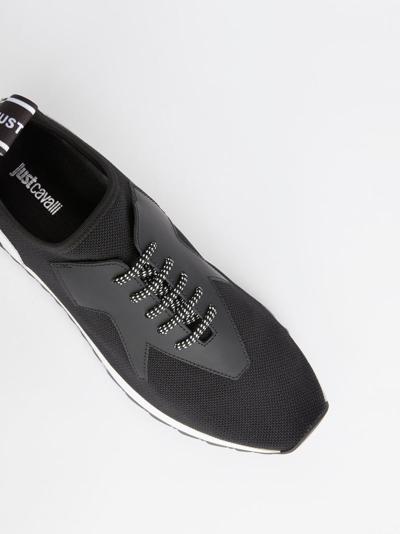 Черные дышащие кроссовки на шнуровке