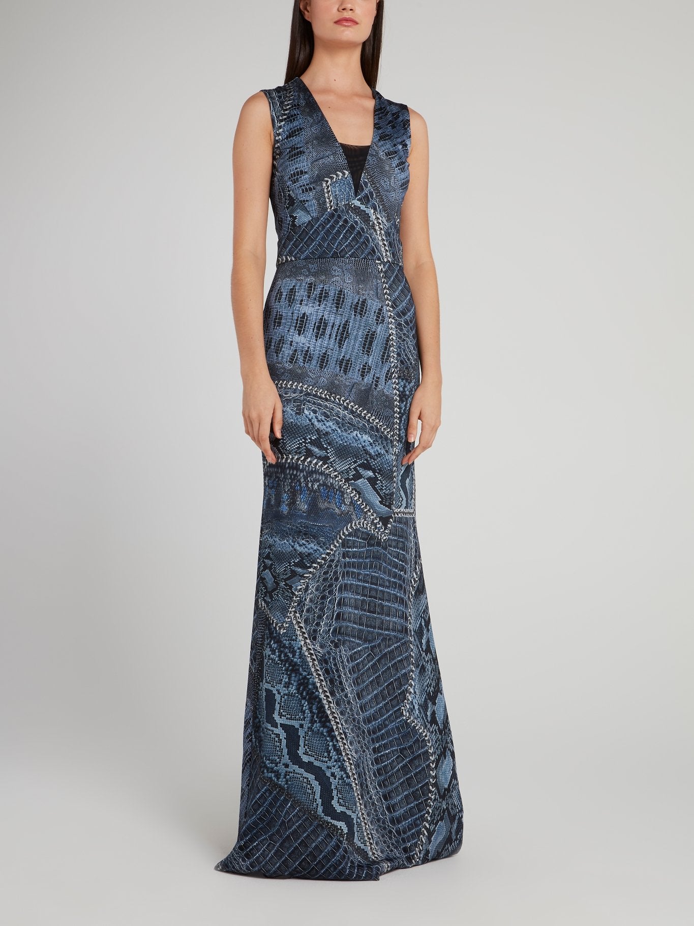 Темно-синее платье-макси с эффектом змеиной кожи