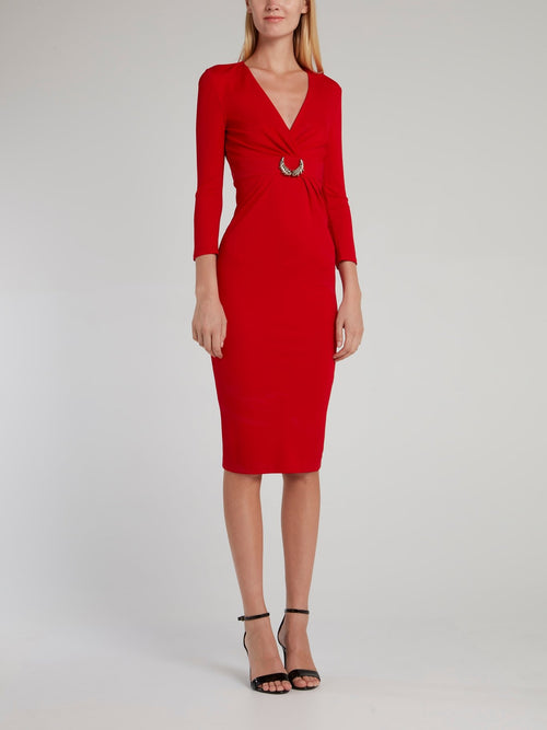 Красное платье-миди с вырезом с запахом и декором